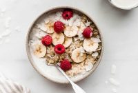 Protein-Packed Quinoa Breakfast Bowl with Avocado and Eggs