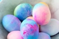 How to Dye Easter Eggs with Whipped Cream