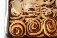 Homemade Cream Cheese Icing for Cinnamon Rolls