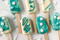How to Make Winter Wonderland Cakesicles for the Holidays