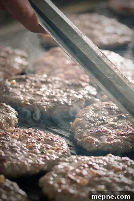 Grilling Hamburgers | Foodal.com