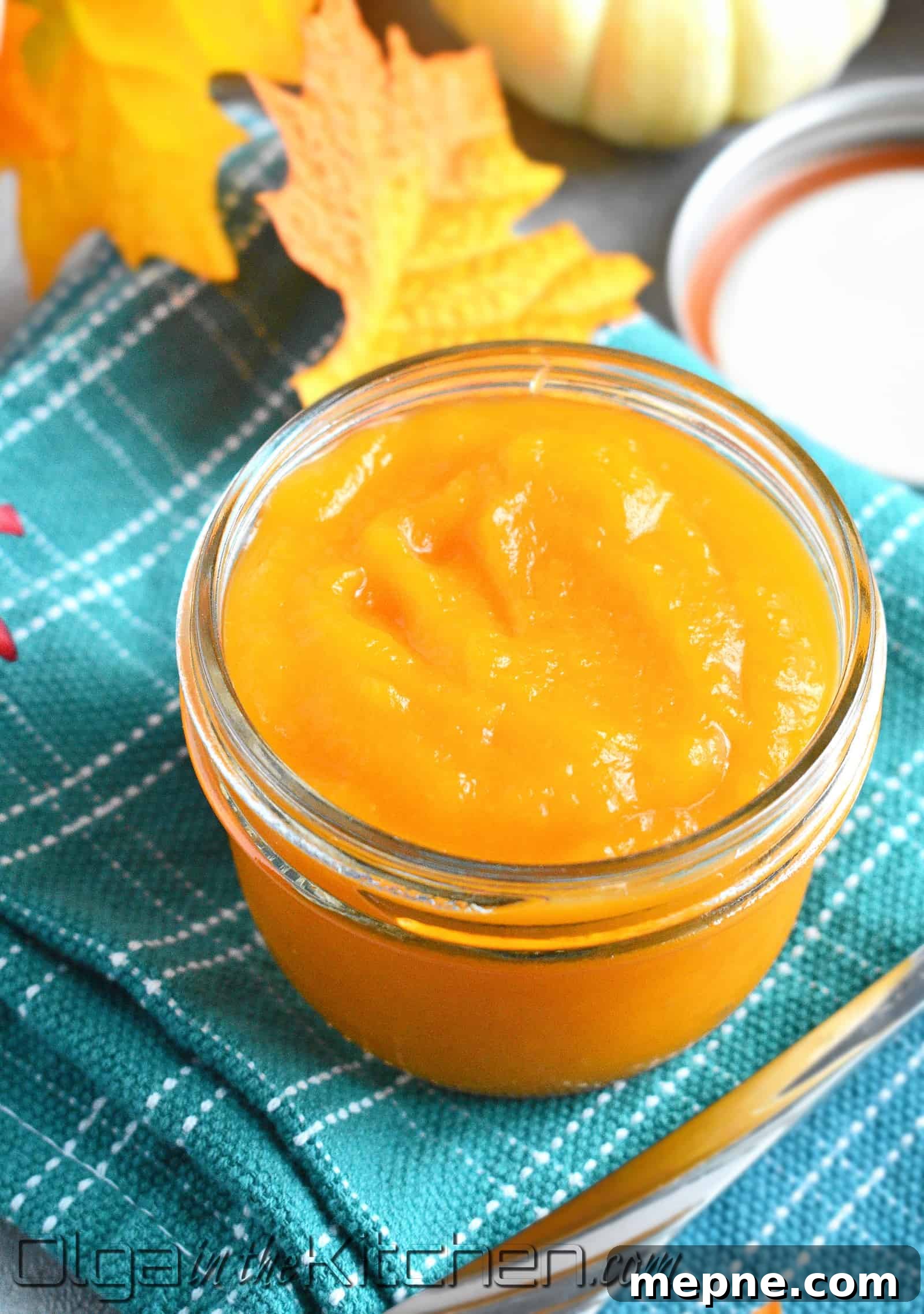 Homemade Pumpkin Puree: simple and easy way to have light in texture and fresh pumpkin puree. Homemade Pumpkin Puree: simple and easy way to have light in texture and fresh pumpkin puree. | olgainthekitchen.com