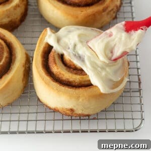 Cream Cheese Frosting Recipe for Cinnamon Rolls 6 img 31645 5