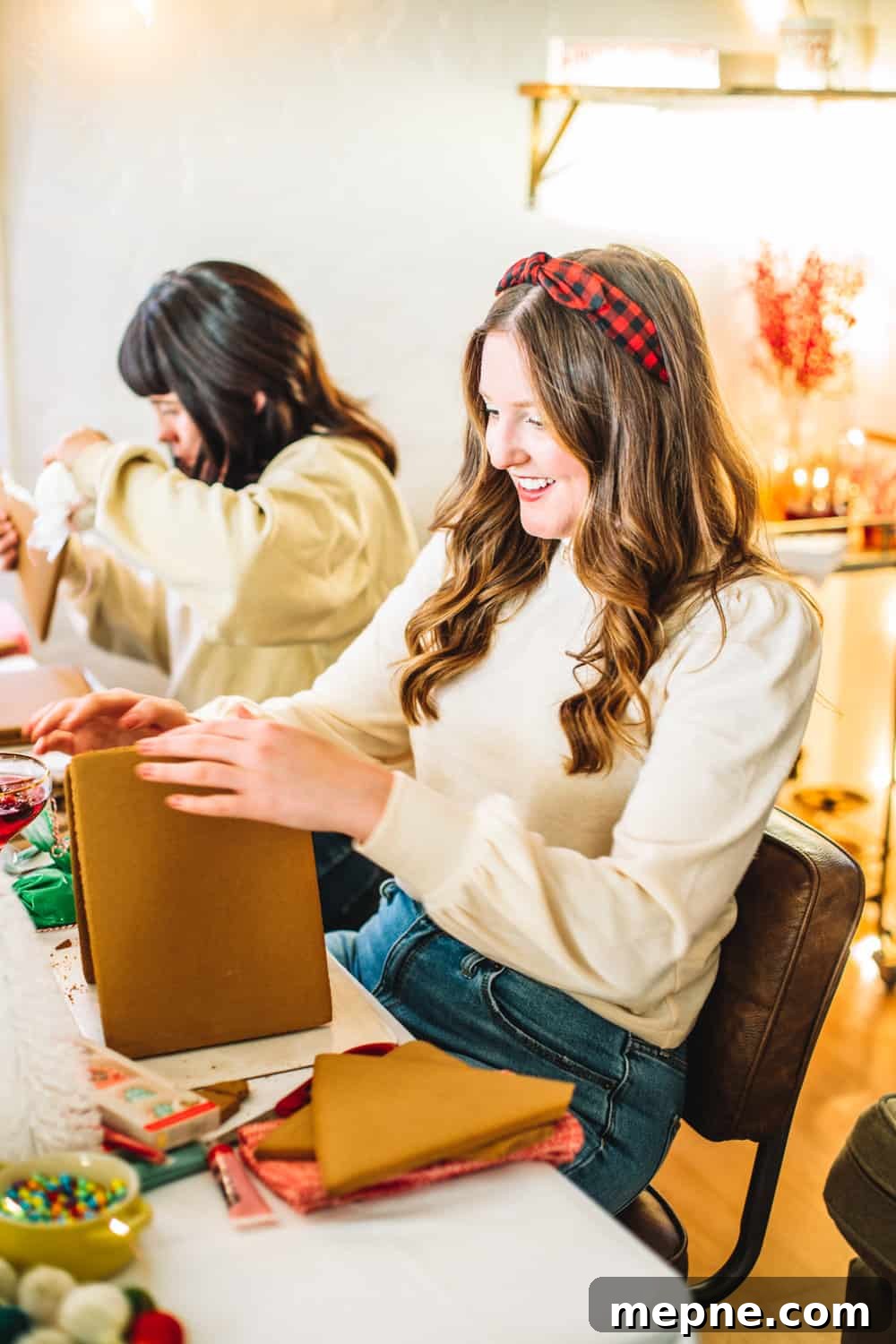 How to Host a Gingerbread House Decorating Party 12 Holiday gingerbread house party details