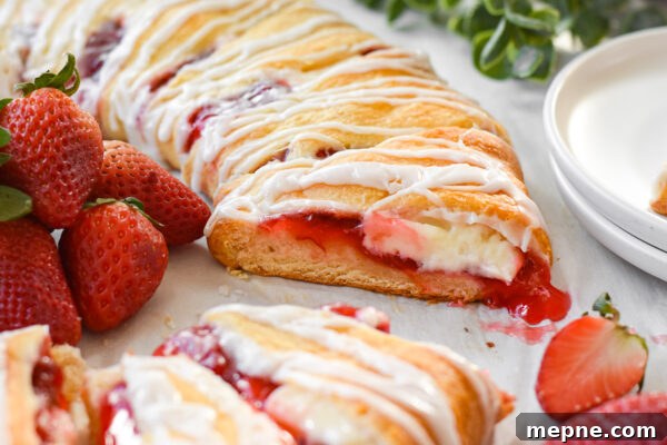 8 Mother’s Day Brunch Recipes to Make at Home 3 Strawberry rhubarb crescent ring for brunch