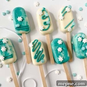 Final product overview of winter wonderland cakesicles.